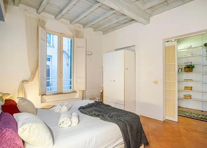 Prestigious By Navona *